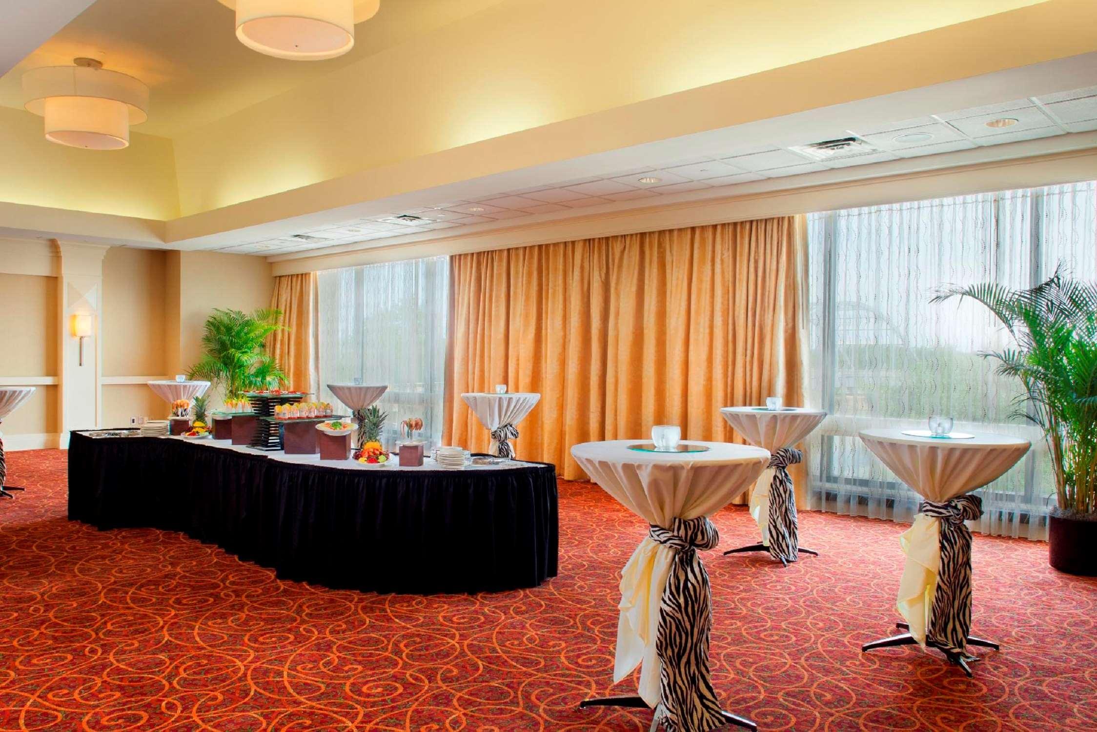 Doubletree By Hilton Little Rock Hotel Exterior photo