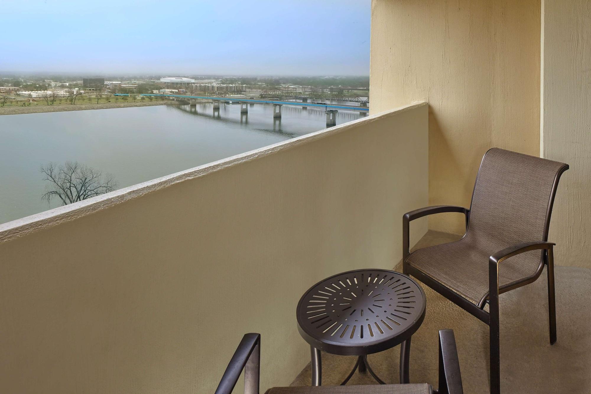 Doubletree By Hilton Little Rock Hotel Exterior photo