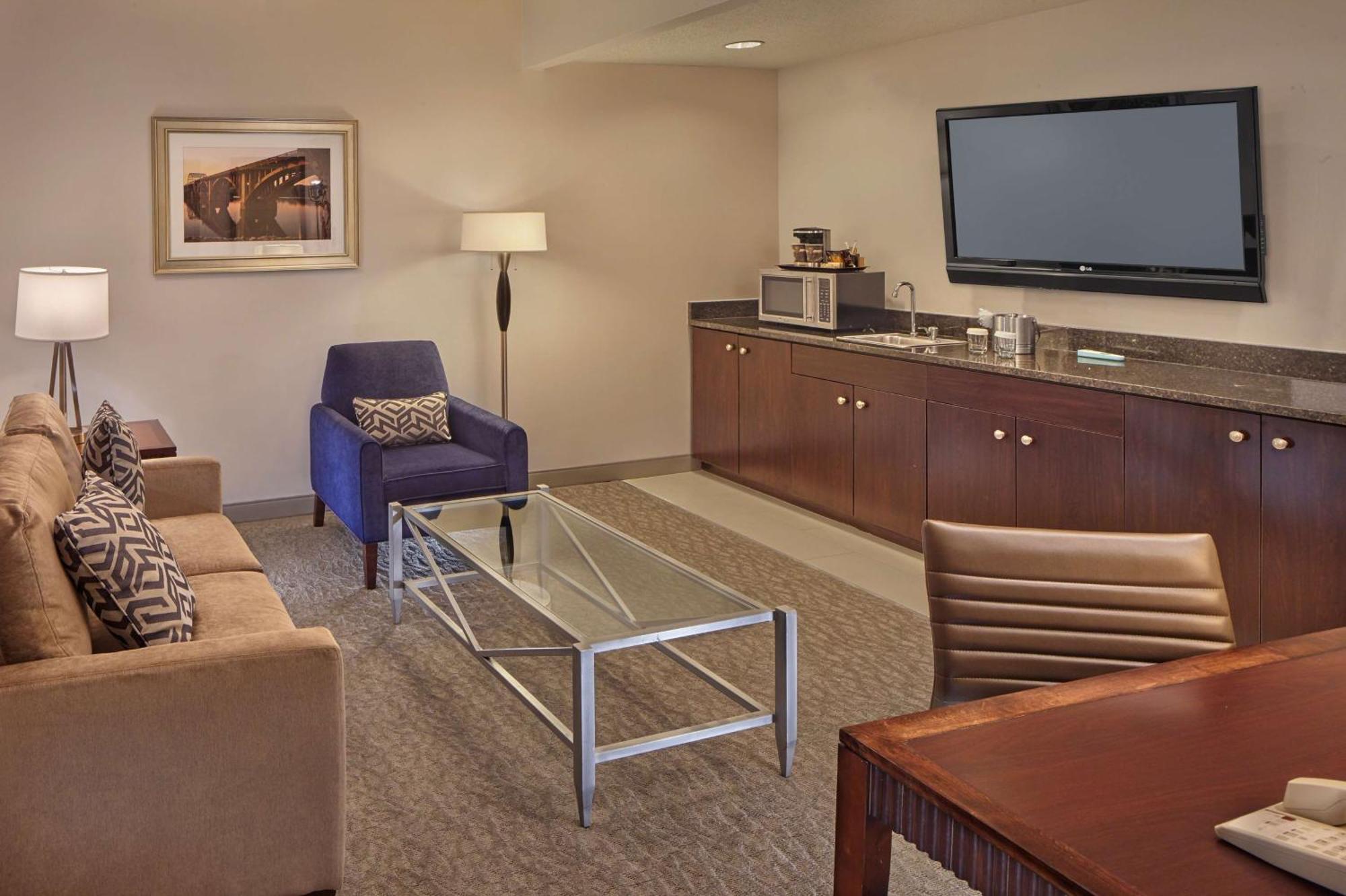 Doubletree By Hilton Little Rock Hotel Exterior photo