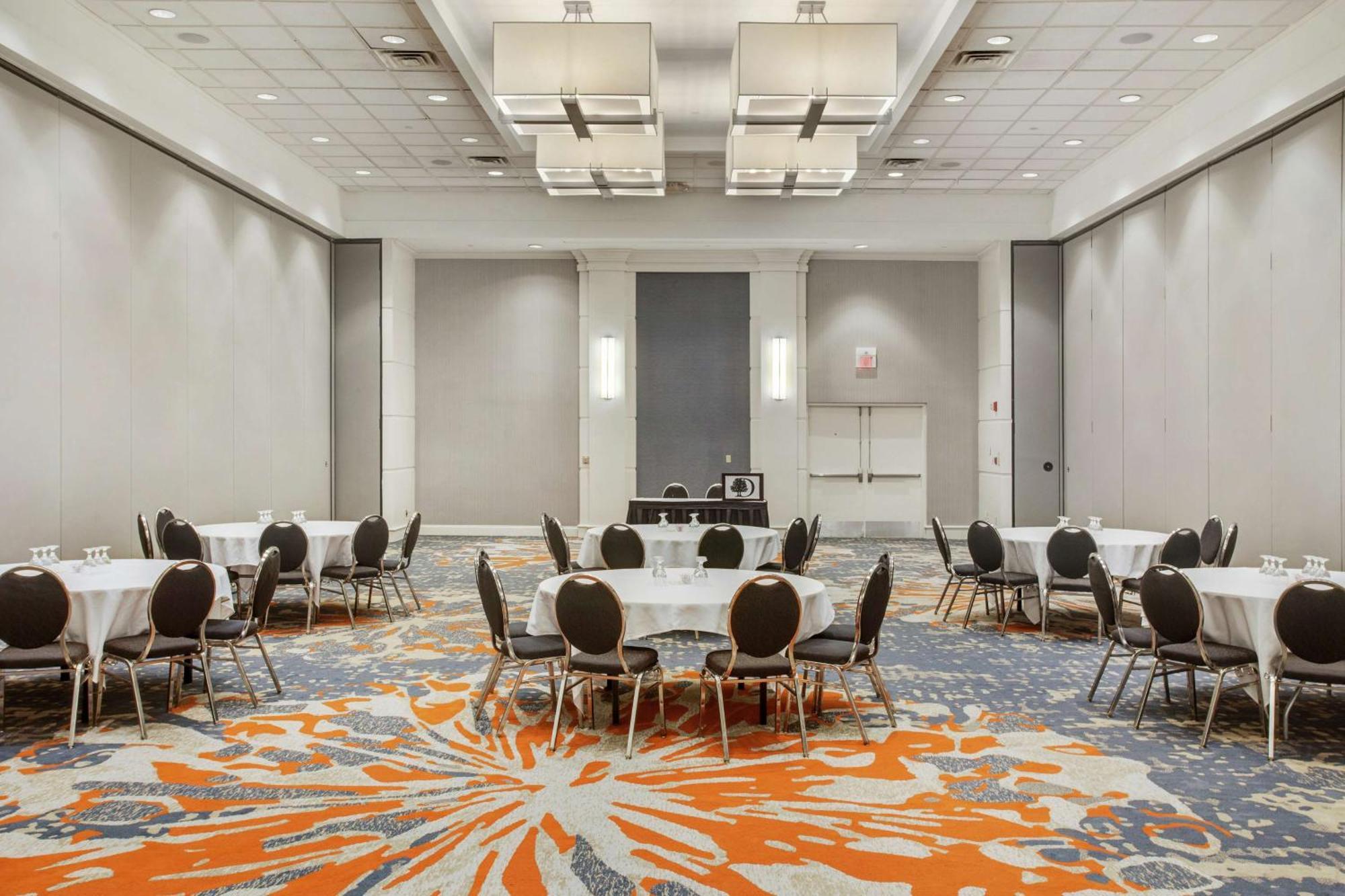 Doubletree By Hilton Little Rock Hotel Exterior photo
