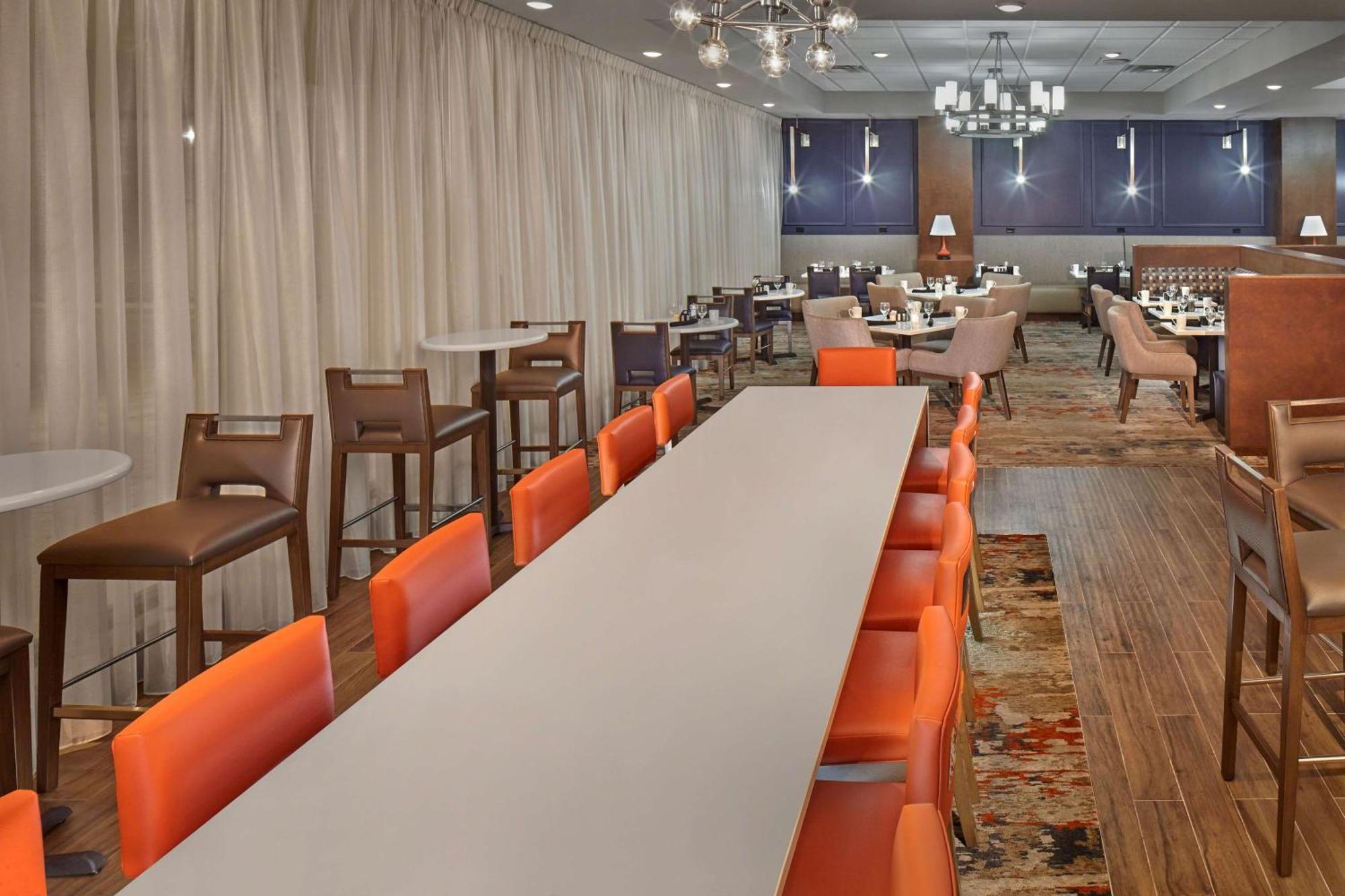 Doubletree By Hilton Little Rock Hotel Exterior photo